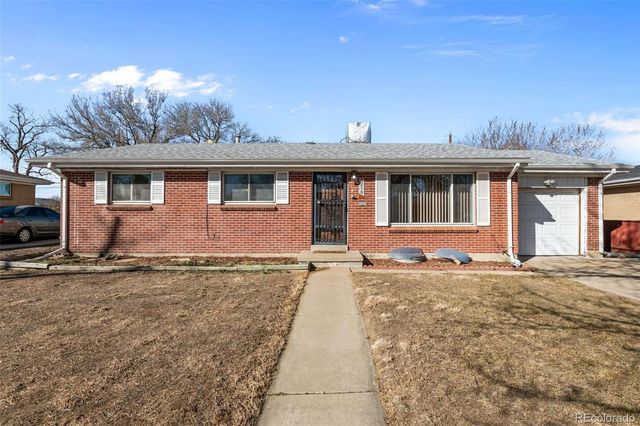 3219 Uvalda Street, Aurora, CO 80011