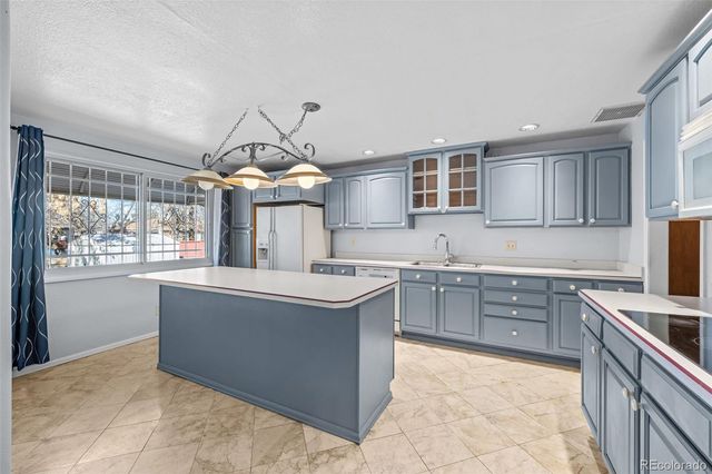 3219 Uvalda Street, Aurora, CO 80011