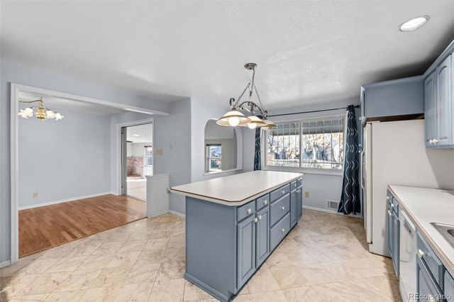 3219 Uvalda Street, Aurora, CO 80011