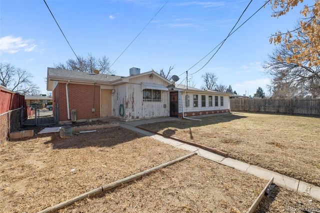 3219 Uvalda Street, Aurora, CO 80011