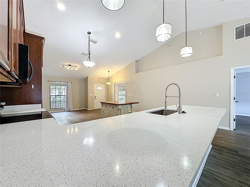 Image 11 of property listing at 3371 CLASSIC OAK COURT, Orange Park, FL 32065