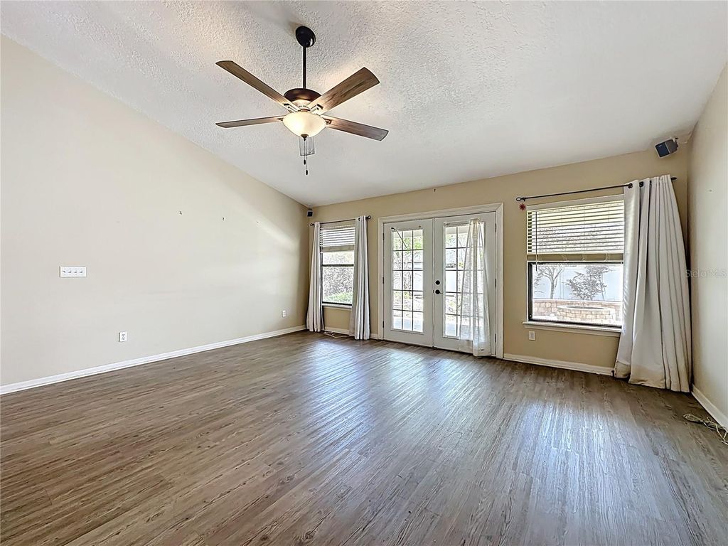 Image 13 of property listing at 3371 CLASSIC OAK COURT, Orange Park, FL 32065