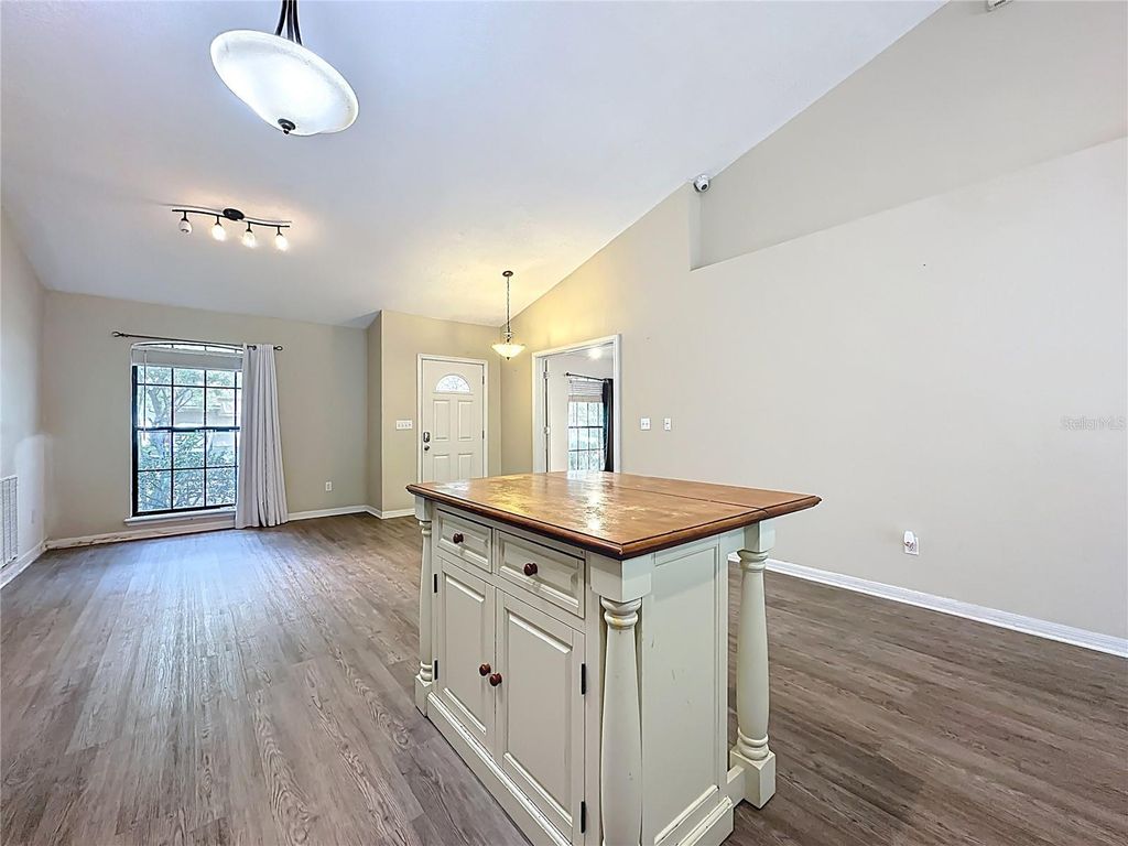 Image 8 of property listing at 3371 CLASSIC OAK COURT, Orange Park, FL 32065