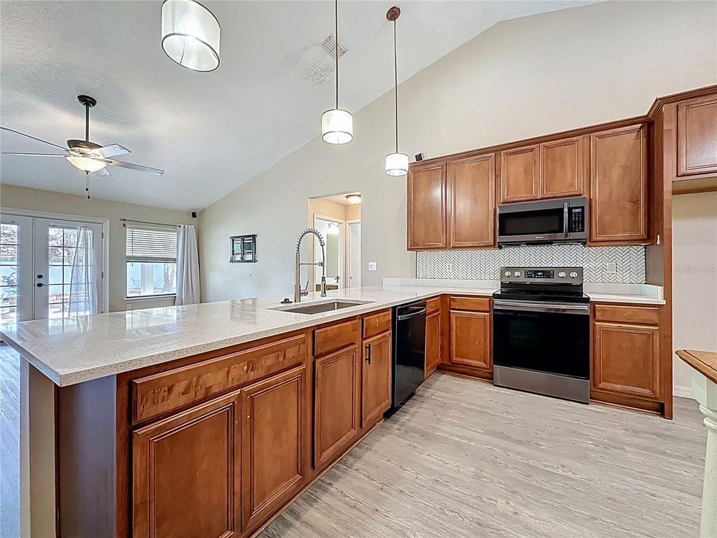 Image 9 of property listing at 3371 CLASSIC OAK COURT, Orange Park, FL 32065