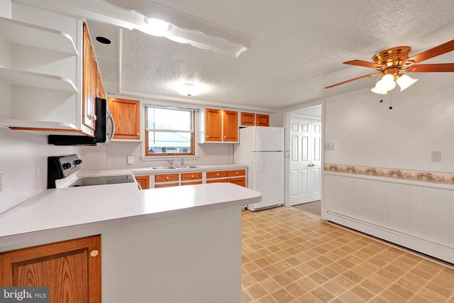 6 E CHURCH ST, Lebanon, PA 17046