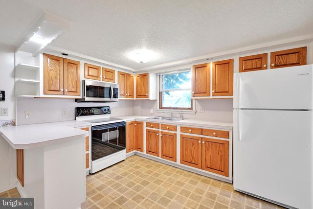 6 E CHURCH ST, Lebanon, PA 17046