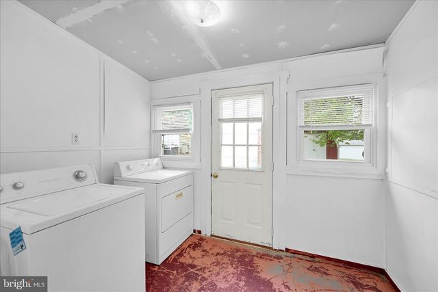 6 E CHURCH ST, Lebanon, PA 17046