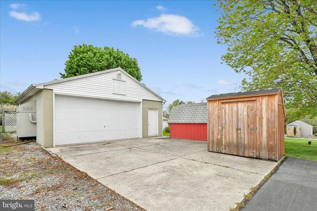 6 E CHURCH ST, Lebanon, PA 17046