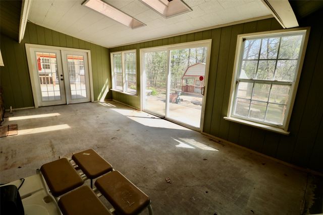 425 Dove Hollow, Paris, TX 75462