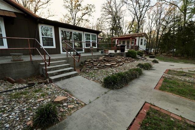 425 Dove Hollow, Paris, TX 75462