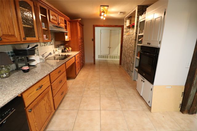 425 Dove Hollow, Paris, TX 75462