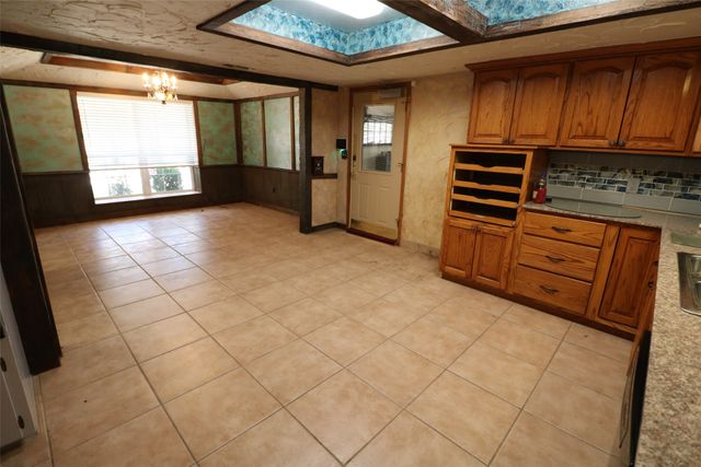 425 Dove Hollow, Paris, TX 75462