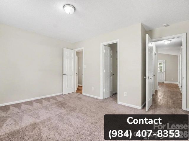 8139 Walnut Creek Lane, Charlotte, NC 28227