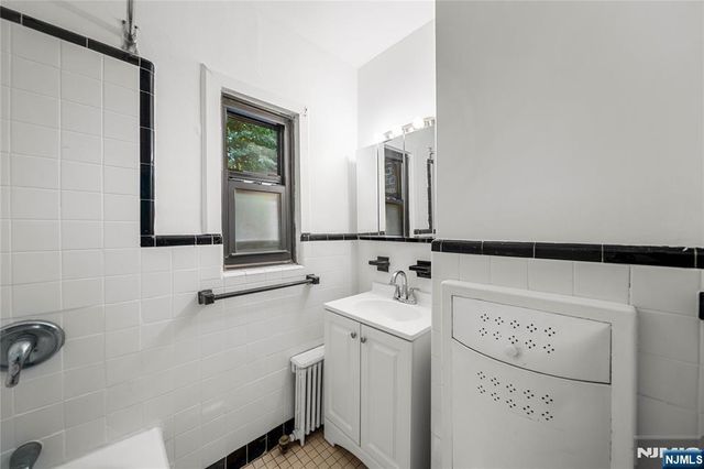 90 Tracey Place H-1, Englewood, NJ 07631