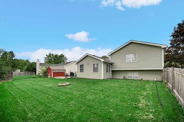 951 SURF Court, Bartlett, IL 60103