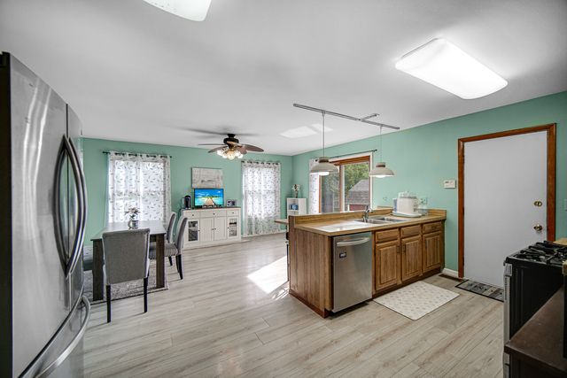 951 SURF Court, Bartlett, IL 60103