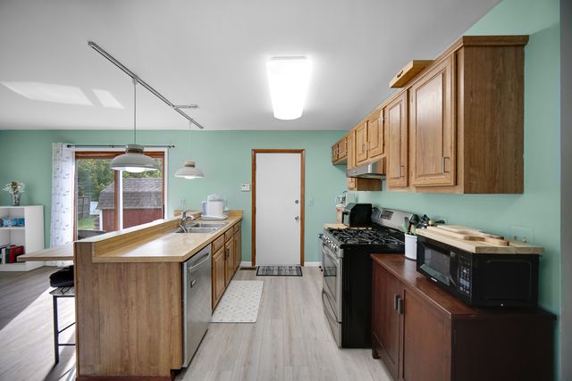 951 SURF Court, Bartlett, IL 60103