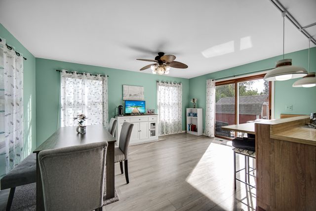 951 SURF Court, Bartlett, IL 60103