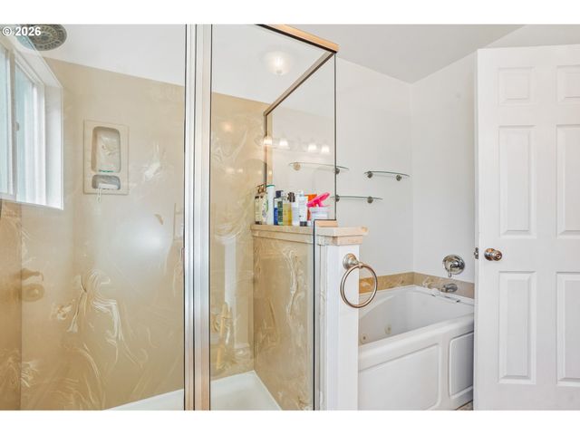 18042 Se CLAY St, Portland, OR 97233