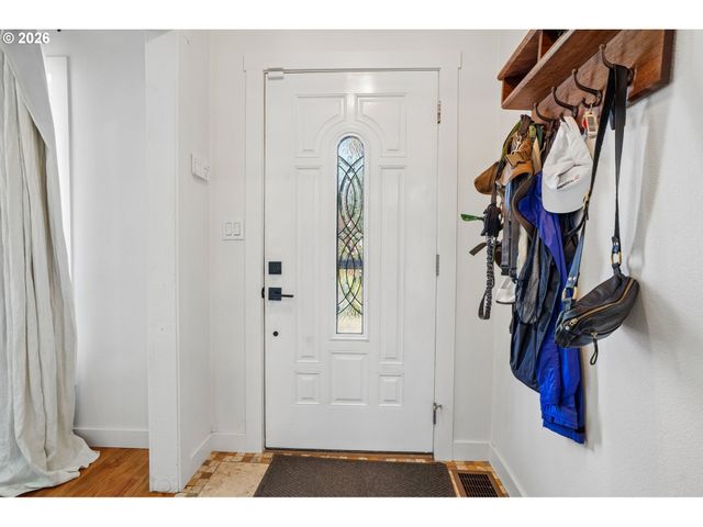 18042 Se CLAY St, Portland, OR 97233