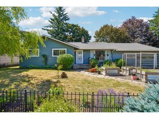 18042 Se CLAY St, Portland, OR 97233