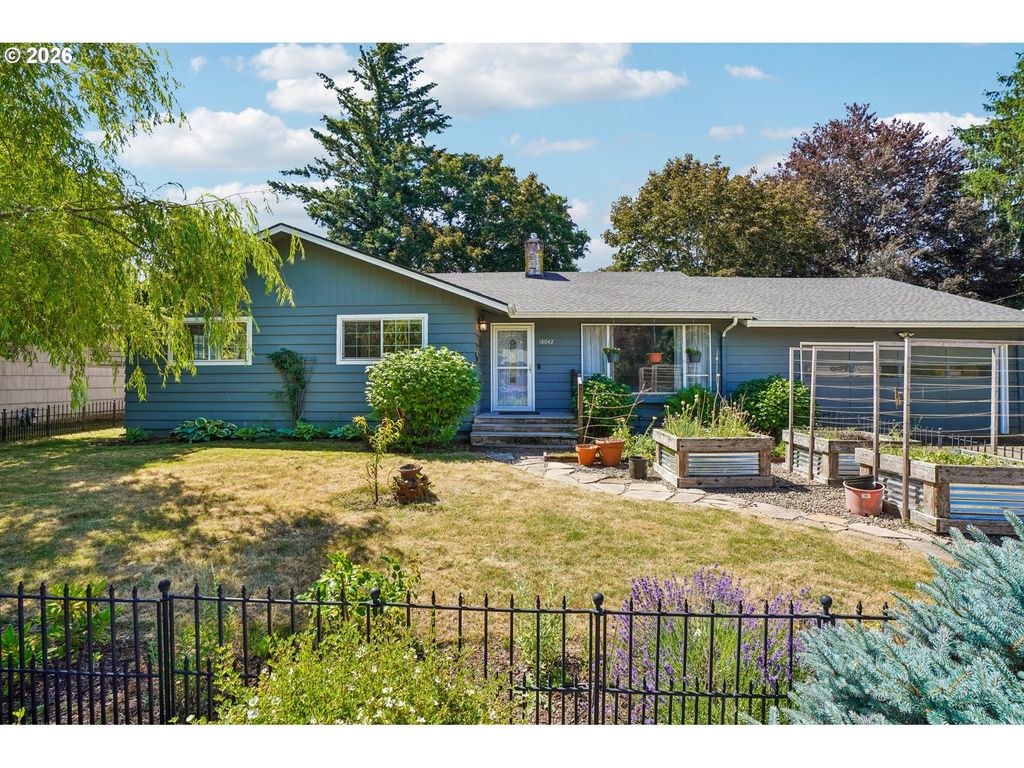 18042 Se CLAY St, Portland, OR 97233