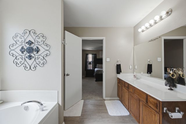 10805 Ambling Trail, Fort Worth, TX 76108