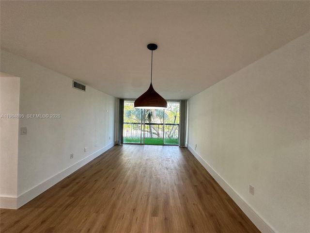 10425 SW 112th Ave 324, Miami, FL 33176