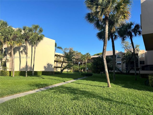 10425 SW 112th Ave 324, Miami, FL 33176