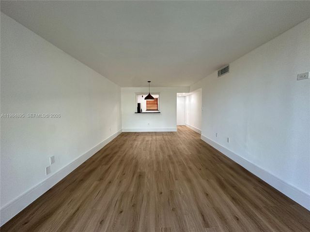 10425 SW 112th Ave 324, Miami, FL 33176