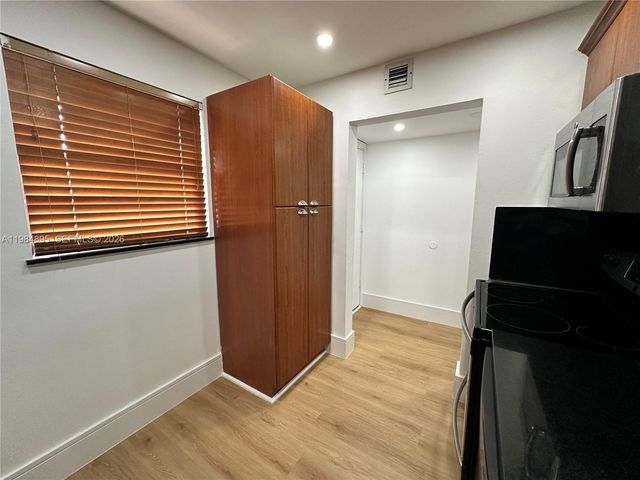 10425 SW 112th Ave 324, Miami, FL 33176