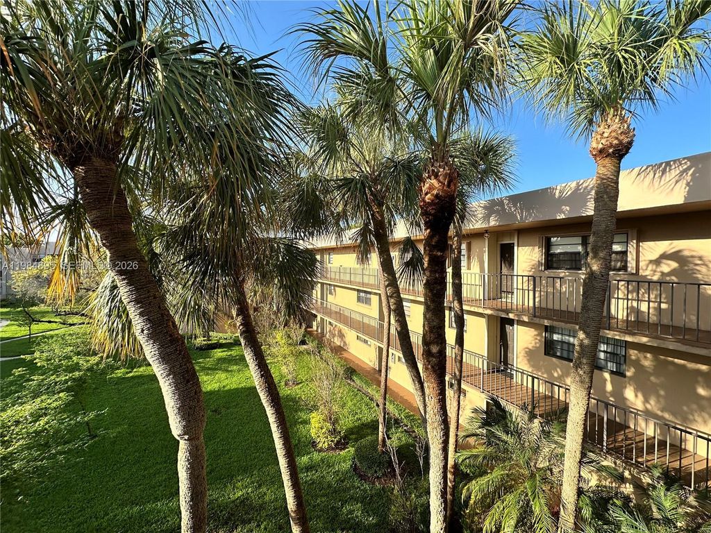 10425 SW 112th Ave 324, Miami, FL 33176