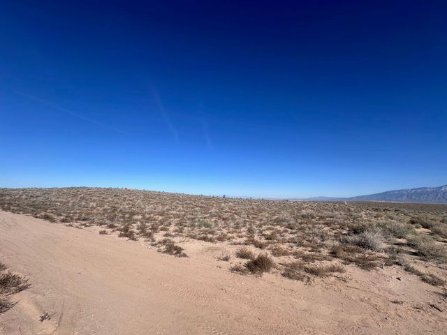 2006 Winchester Avenue NE, Rio Rancho, NM 87144