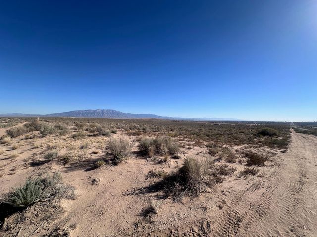 2006 Winchester Avenue NE, Rio Rancho, NM 87144