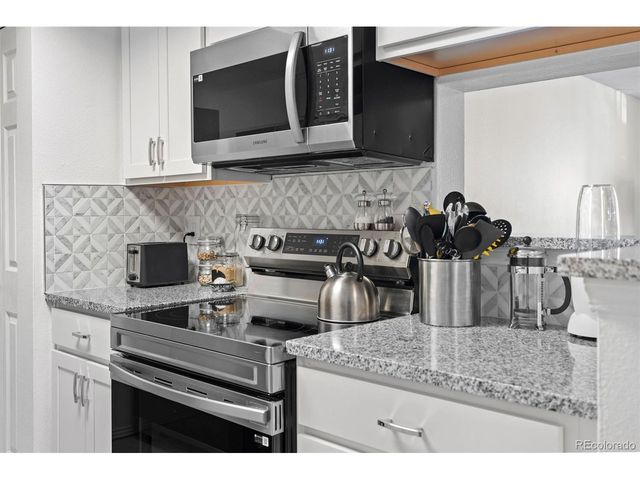 8555 Fairmount Dr I204, Denver, CO 80247