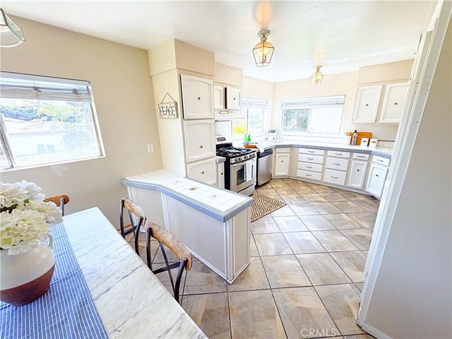 7615 Kittyhawk Avenue, Los Angeles, CA 90045