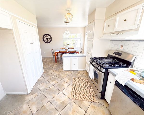 7615 Kittyhawk Avenue, Los Angeles, CA 90045