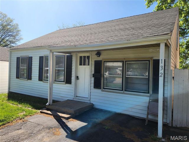 132 Deane, St Louis, MO 63127