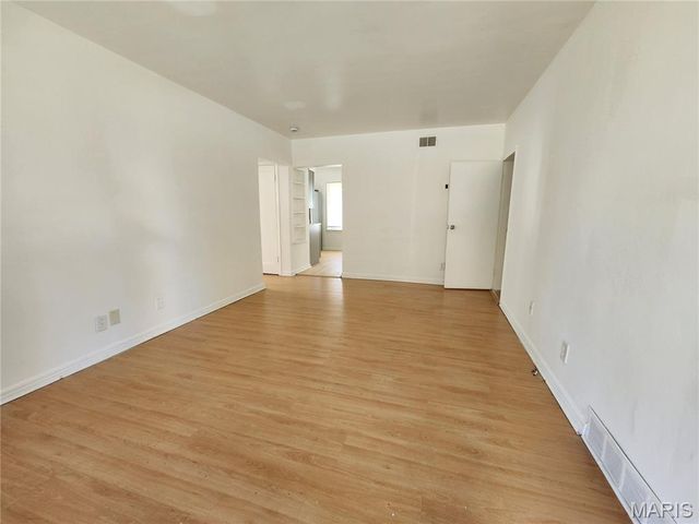 132 Deane, St Louis, MO 63127