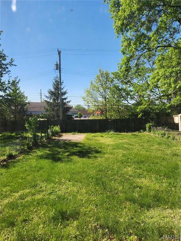 132 Deane, St Louis, MO 63127