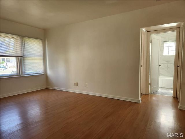 132 Deane, St Louis, MO 63127