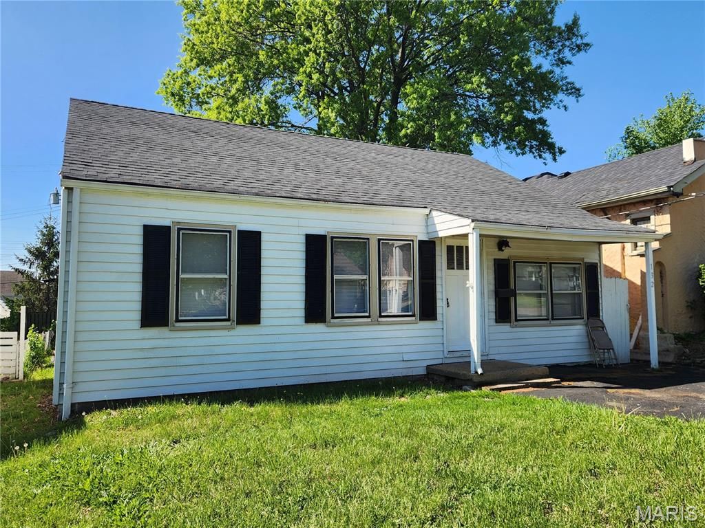 132 Deane, St Louis, MO 63127