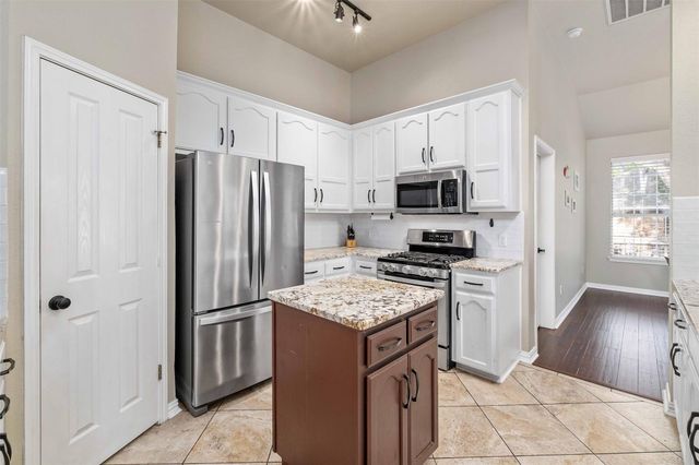 3704 Runnels CT, Austin, TX 78732