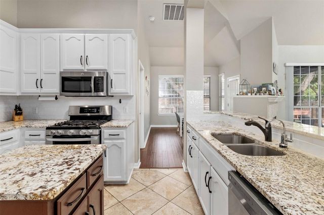 3704 Runnels CT, Austin, TX 78732