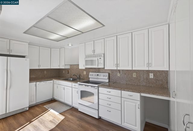 1124 Oakmont Dr 4, Walnut Creek, CA 94595