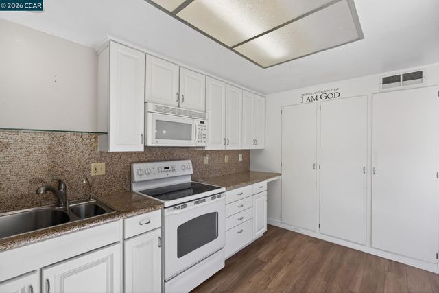 1124 Oakmont Dr 4, Walnut Creek, CA 94595