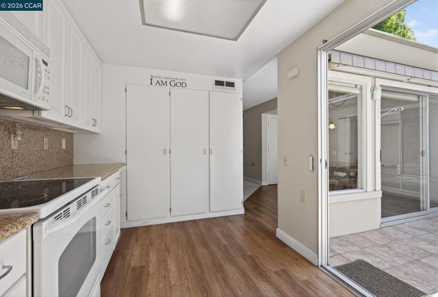 1124 Oakmont Dr 4, Walnut Creek, CA 94595