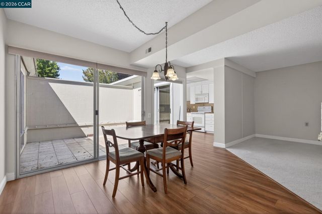 1124 Oakmont Dr 4, Walnut Creek, CA 94595