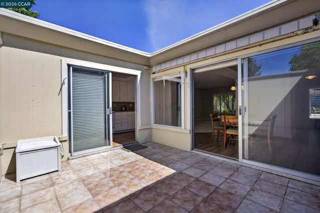 1124 Oakmont Dr 4, Walnut Creek, CA 94595