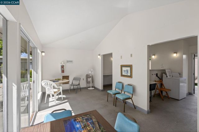 1124 Oakmont Dr 4, Walnut Creek, CA 94595